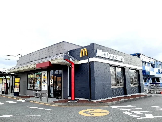 マクドナルド１号線富士店まで290m