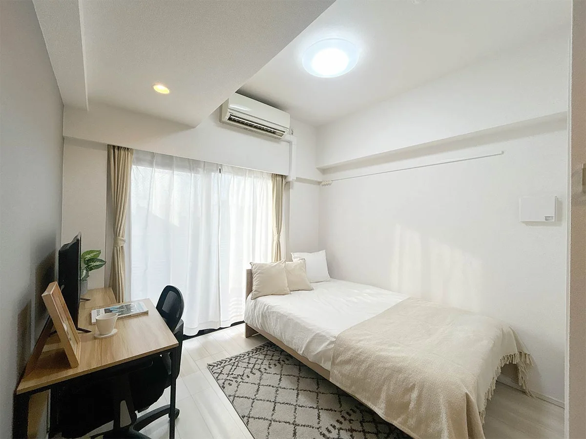 写真はイメージです。ラグなどの室内装飾はございません。