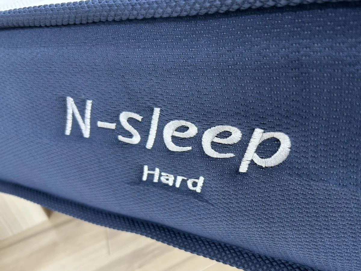 ベッドマットレスにニトリのN-sleepを導入しているため、快適に眠ることができます。