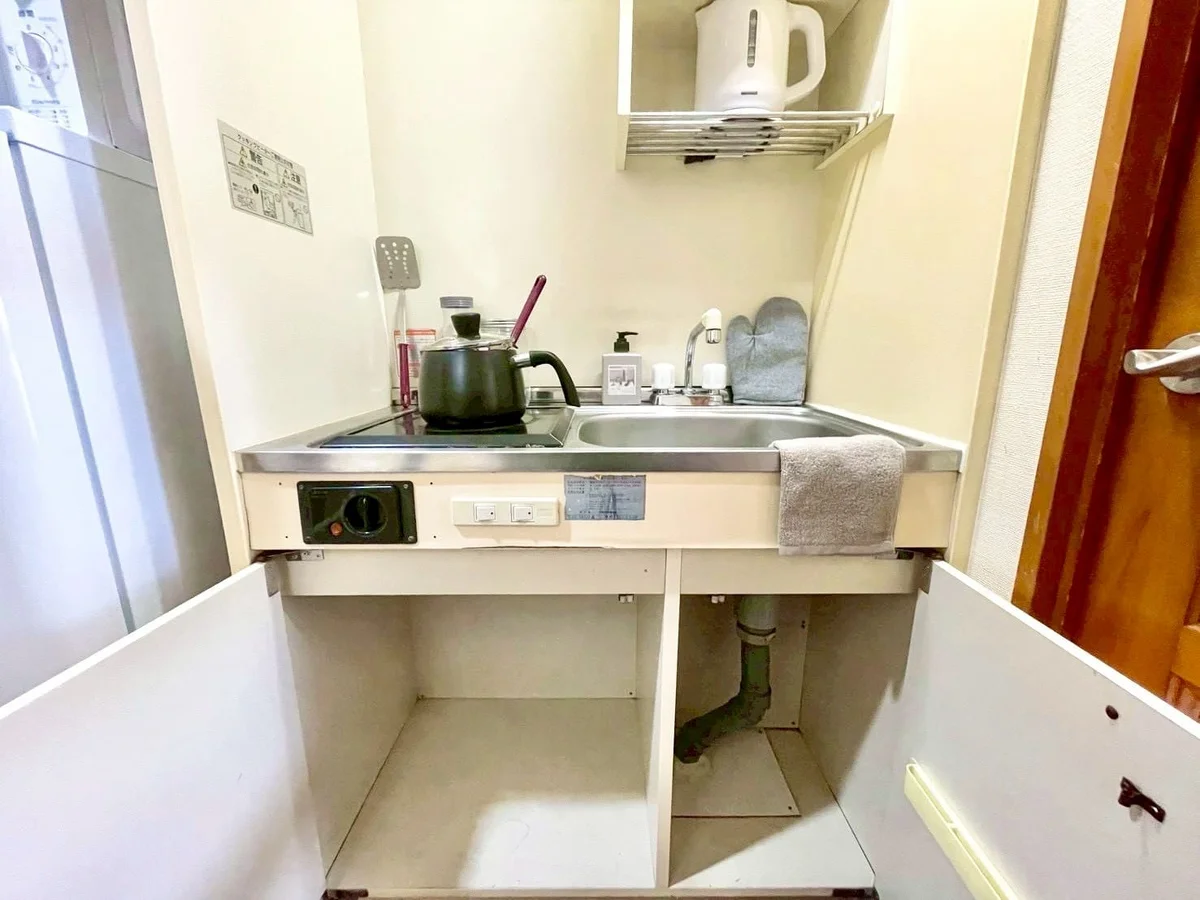 ※撮影用の観葉植物・食器調理器具・雑貨類等はございません。※図面・写真は現況優先。