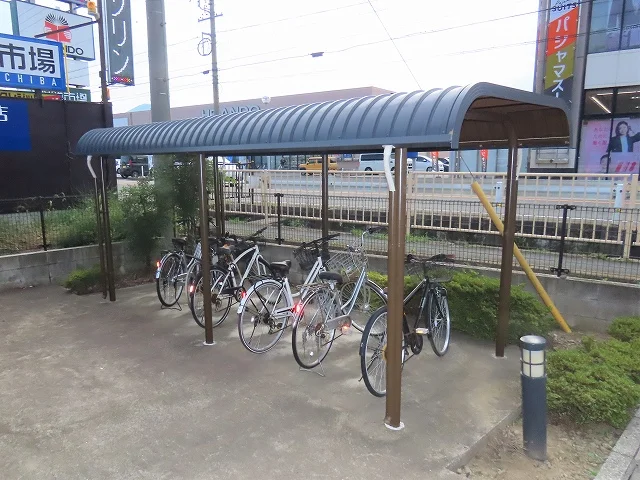 屋根付き駐輪場あり