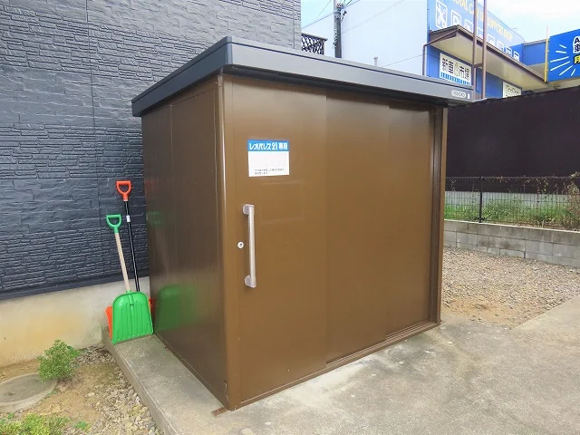 敷地内にゴミ庫が設置されておりゴミ捨てに便利です