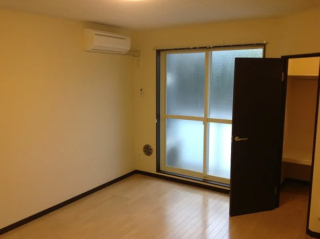 1階はフローリング、２回はカーペットになります。