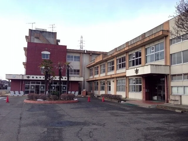 福島市立清水小学校まで1500m