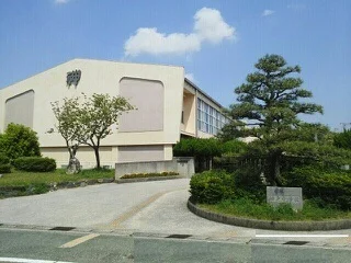 神戸小学校まで1600m