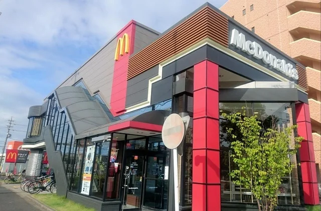 マクドナルド鳴海山下店まで500m