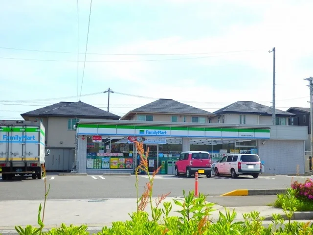 ファミリーマートまで350m