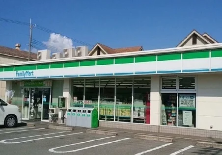 ファミリーマート加古川平岡店まで160m