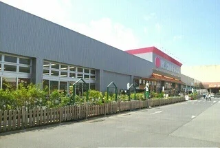 西村ジョイさんまで890m