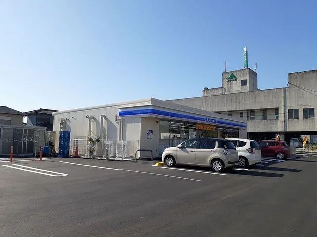 ローソンまで1300m