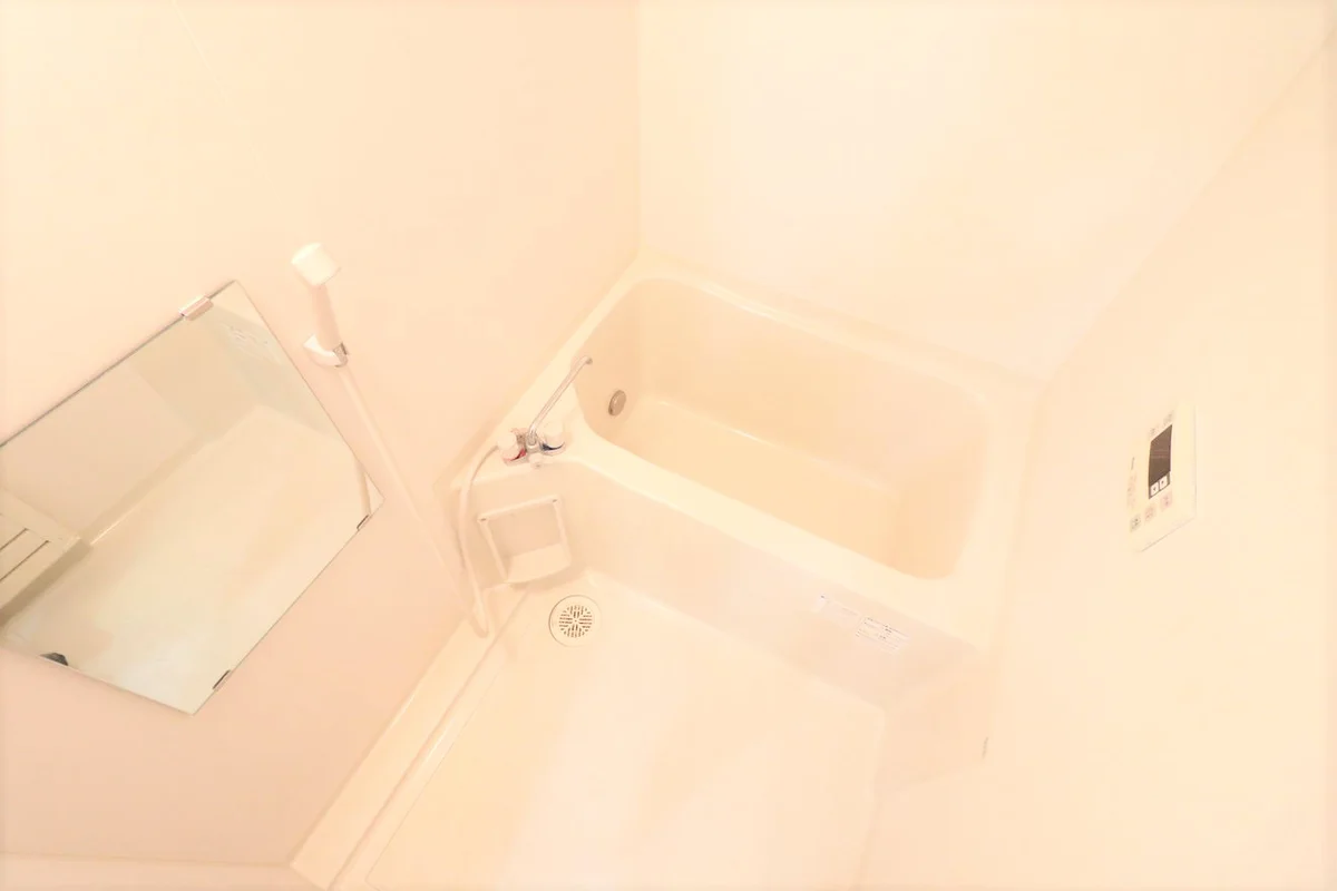 (追い炊き機能あり)浴室乾燥機で雨や雪の日でもらくらくお洗濯！