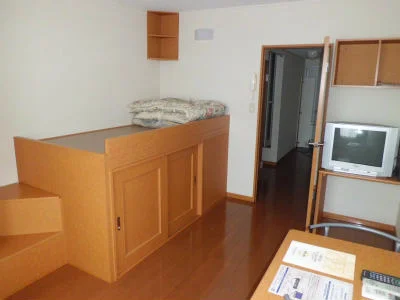 ベッド下スペースも収納として、有効活用できます。