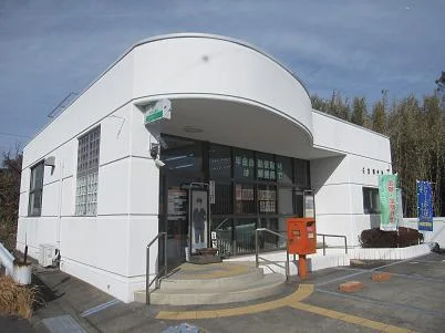 御前崎佐倉郵便局まで2000m