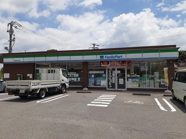 ファミリーマート東浦緒川植山店まで350m