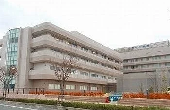 ツカザキ病院まで1100m