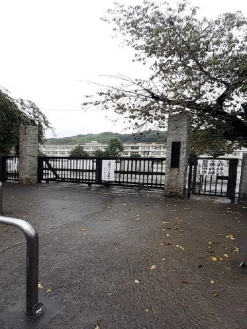 あきる野市立多西小学校まで130m