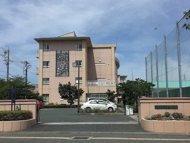 浜松市立上島小学校まで160m