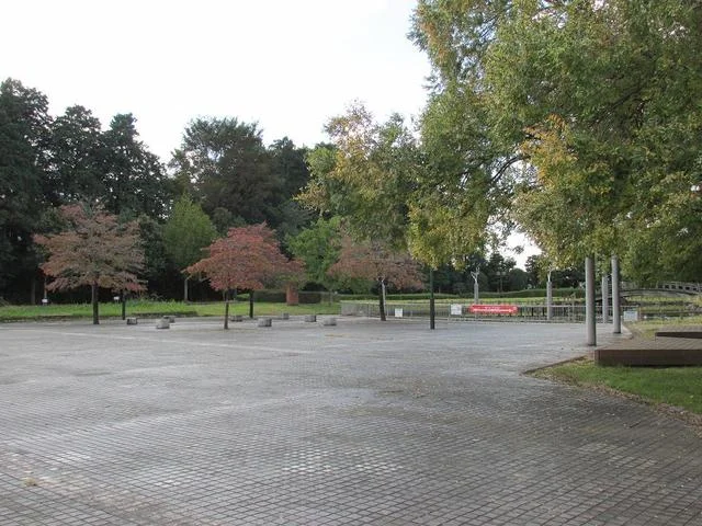 しらさぎ公園まで560m