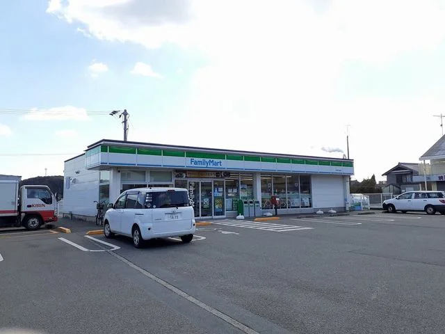 ファミリーマート津乃峰店さんまで450m