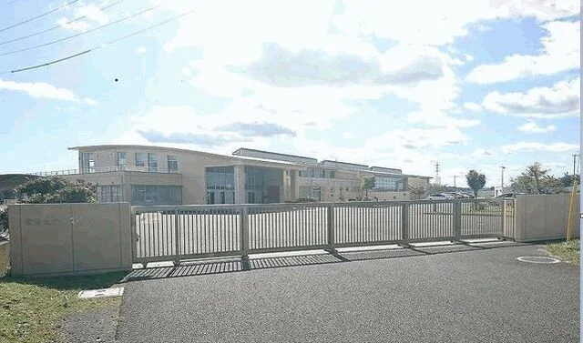 峰山中学校まで2900m