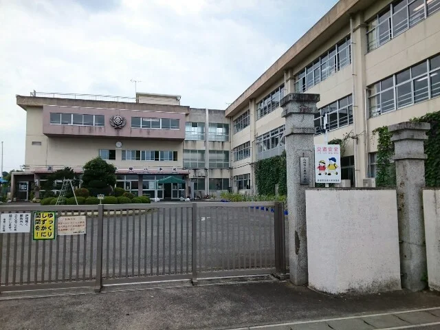 高崎市立車郷小学校まで1000m