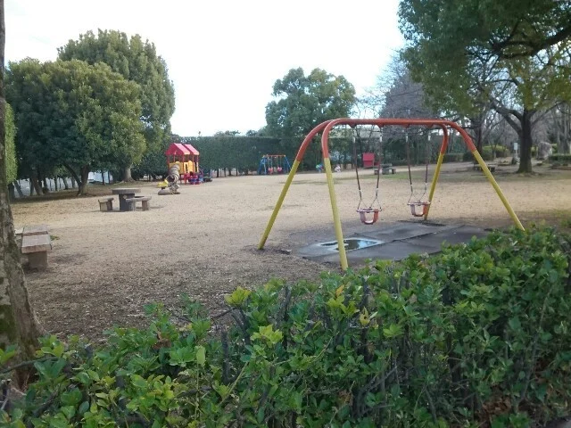 岡之郷緑地公園まで600m