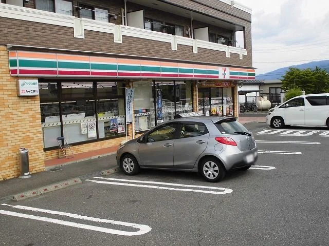 セブンイレブン　岡谷天竜町店まで950m