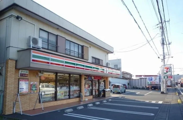 セブンイレブン大仁田京店まで300m