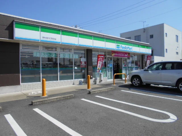 ファミリーマート湯川町財部店様まで350m