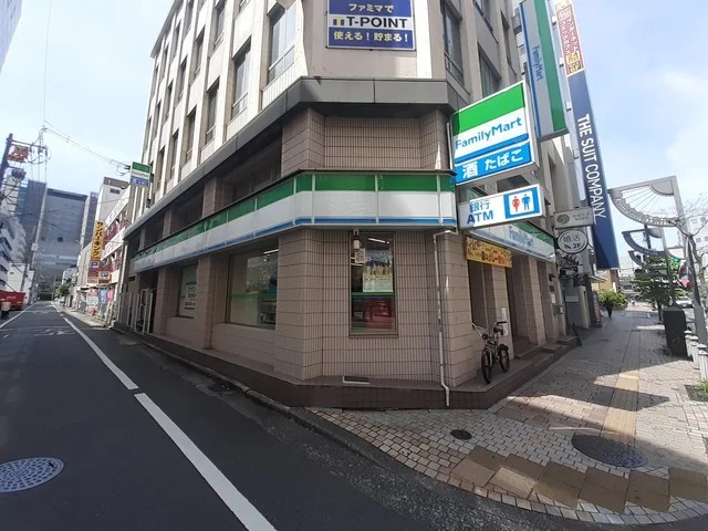 ファミリーマート岡山中山下店まで120m