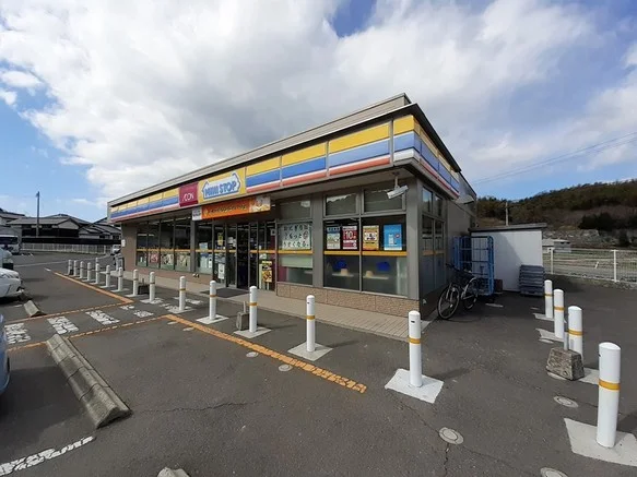 ミニストップ牟礼店さんまで1100m