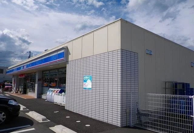 ローソン御殿場新橋東店まで800m