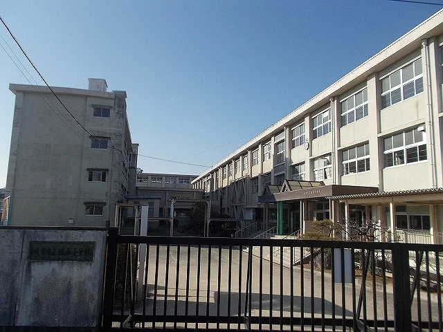 城西小学校まで1000m