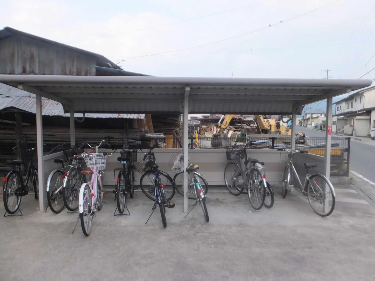 屋根付き駐輪場あり