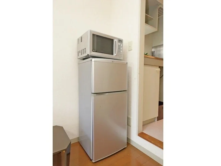 冷蔵庫、電子レンジ　※テーブルは付きません
