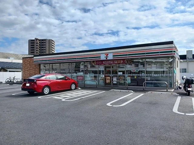 セブンイレブン甲府下飯田店まで900m