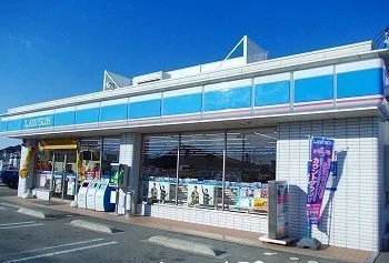 ローソン姫路花田小川店まで250m
