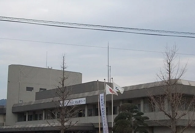 今治市波方支所様まで450m