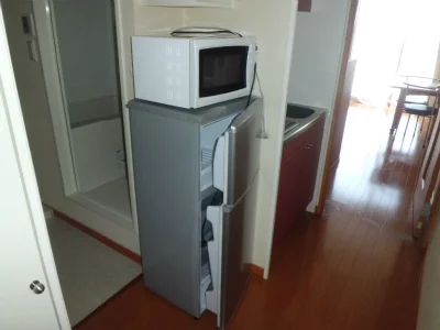 冷蔵庫と電子レンジ。