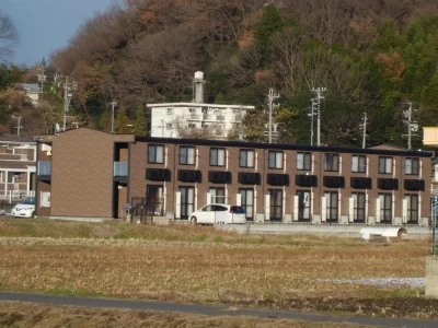 周辺、のどかな田園風景が広がります。