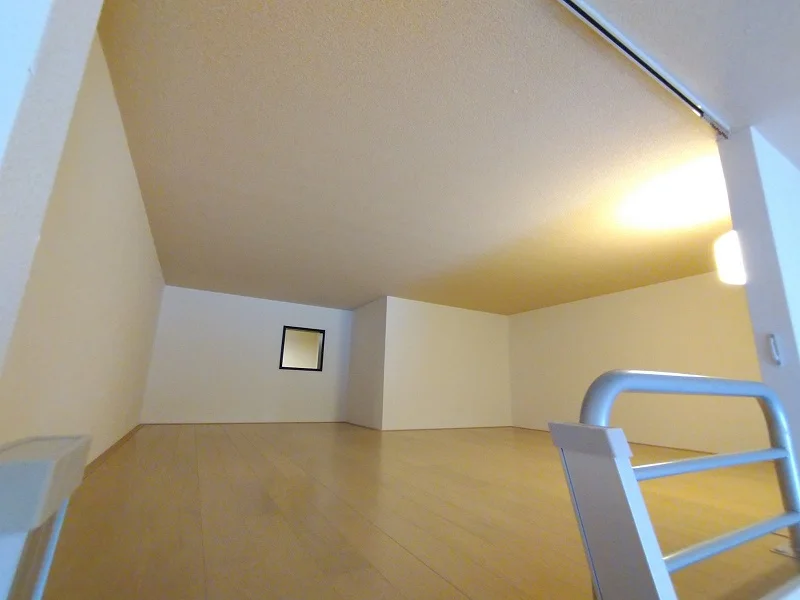 室内奥側ロフト