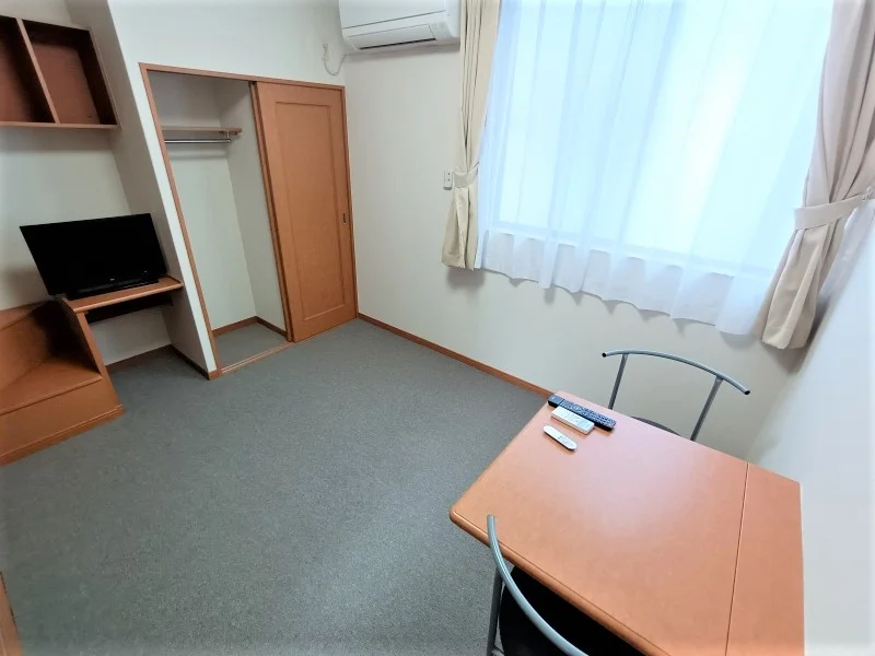 家伝・家具付きのお部屋です。