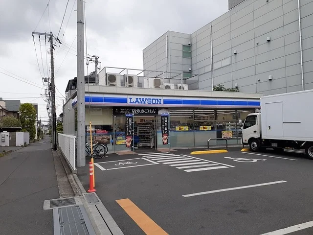 ローソンさいたま上落合8丁目店まで210m