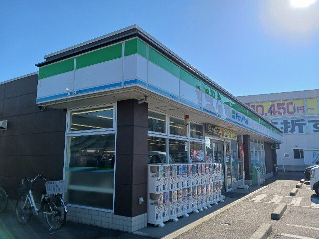 ファミリーマート松本芳川村井店まで1040m