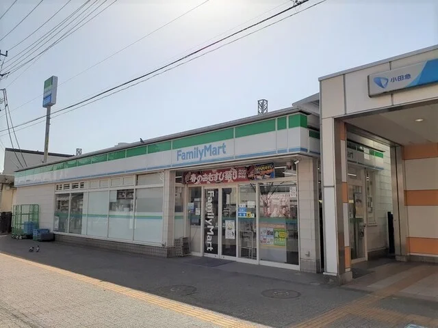 ファミリーマートまで30m