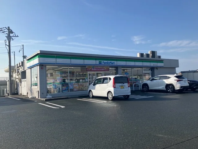 ファミリーマート磐田大久保店まで950m