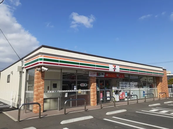 セブンイレブン岡山東花尻店まで600m