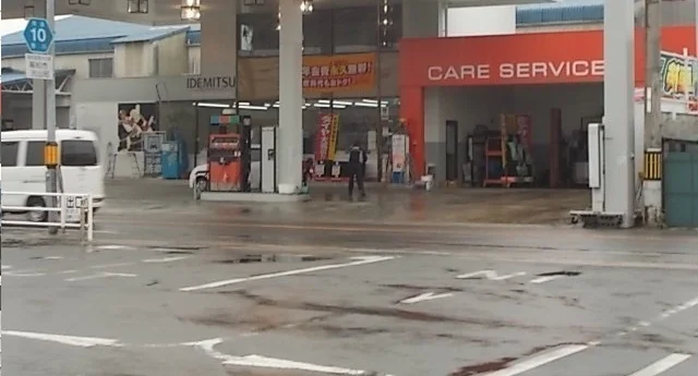 ＩＤＥＭＩＴＳＵさんまで1300m