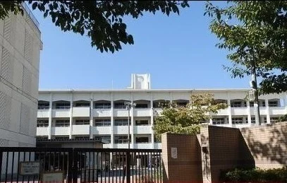 温品小学校まで300m