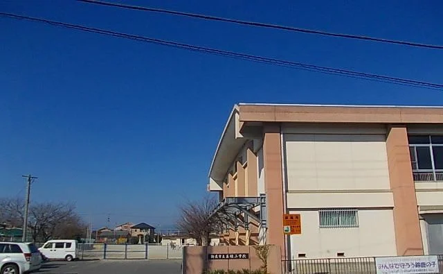 玉垣小学校まで1600m